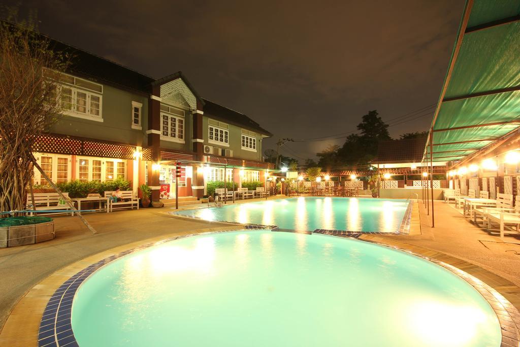 Waratee Spa Resort Villa Bangkok Luaran gambar