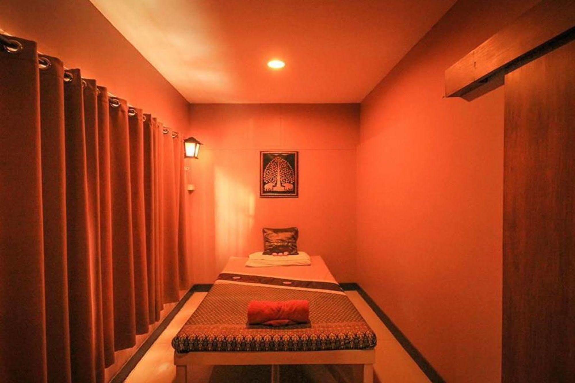 Waratee Spa Resort Villa Bangkok Luaran gambar