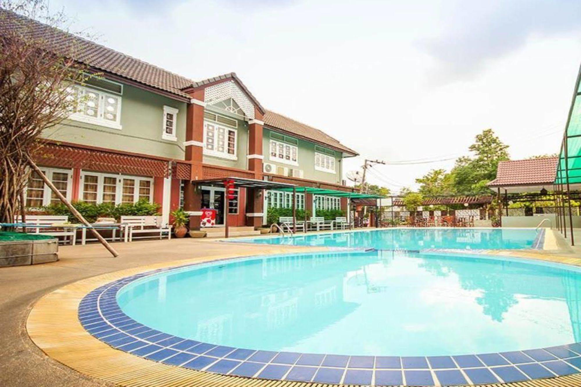 Waratee Spa Resort Villa Bangkok Luaran gambar