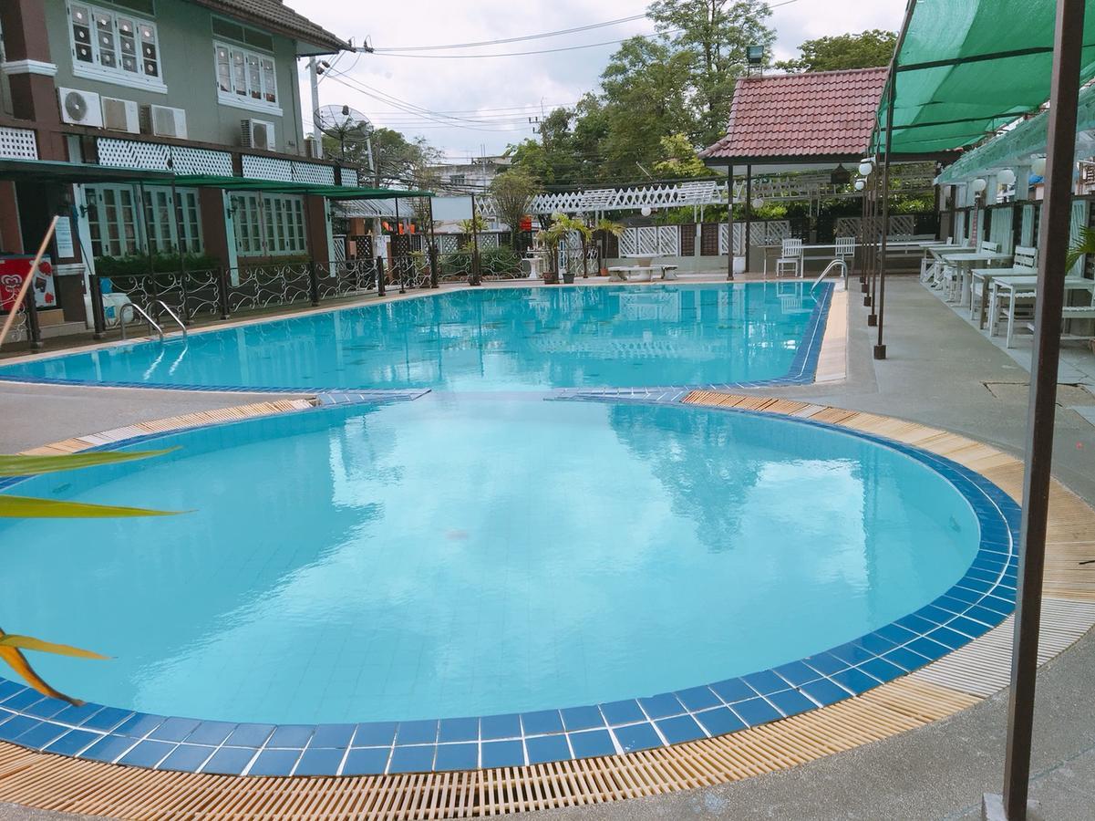 Waratee Spa Resort Villa Bangkok Luaran gambar