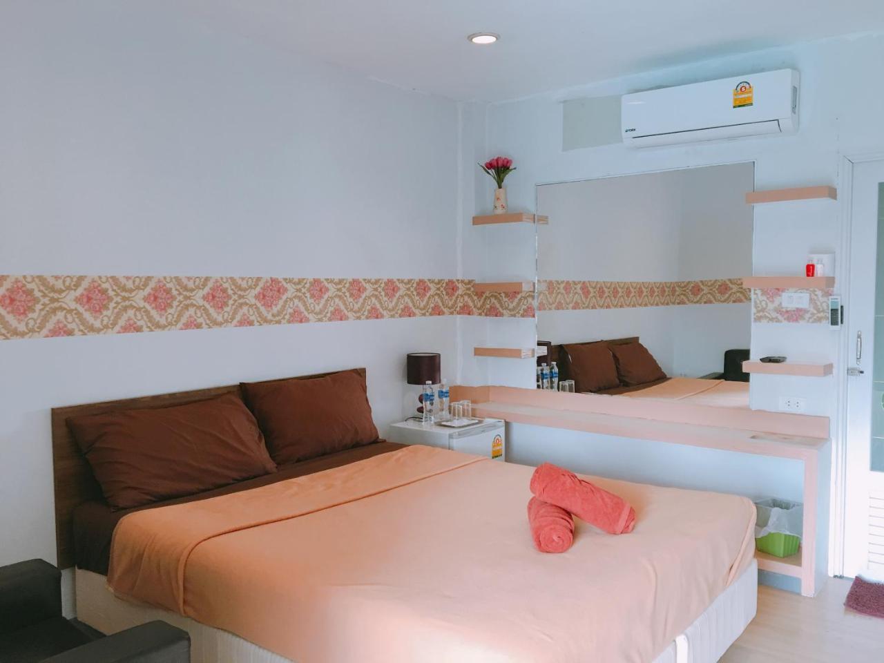 Waratee Spa Resort Villa Bangkok Luaran gambar